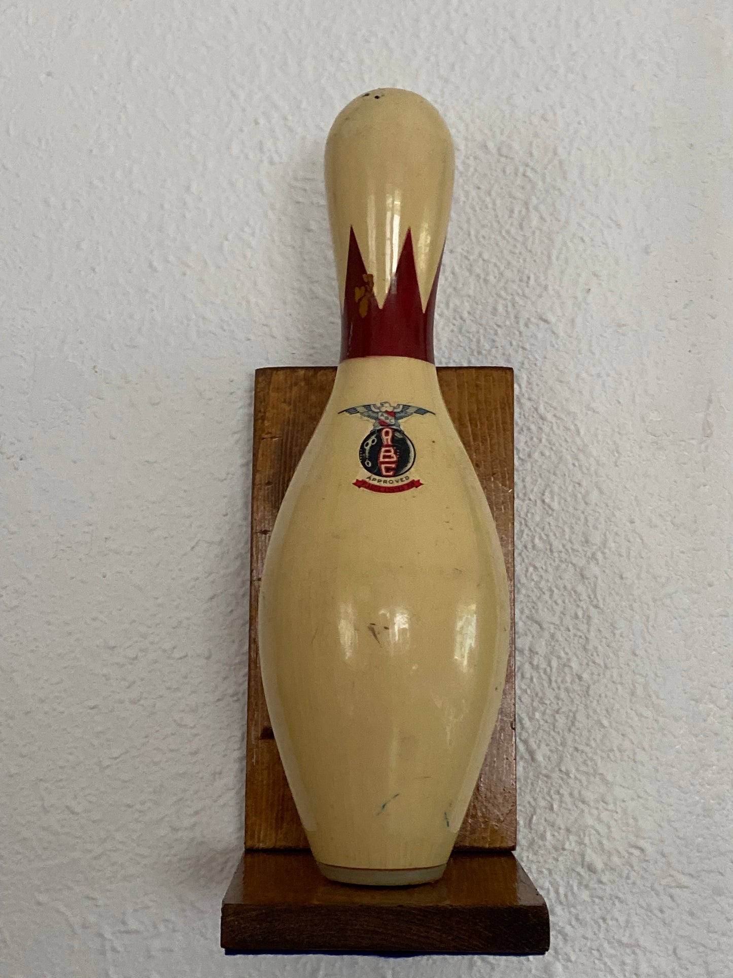 Vintage bowling pin wall plaque