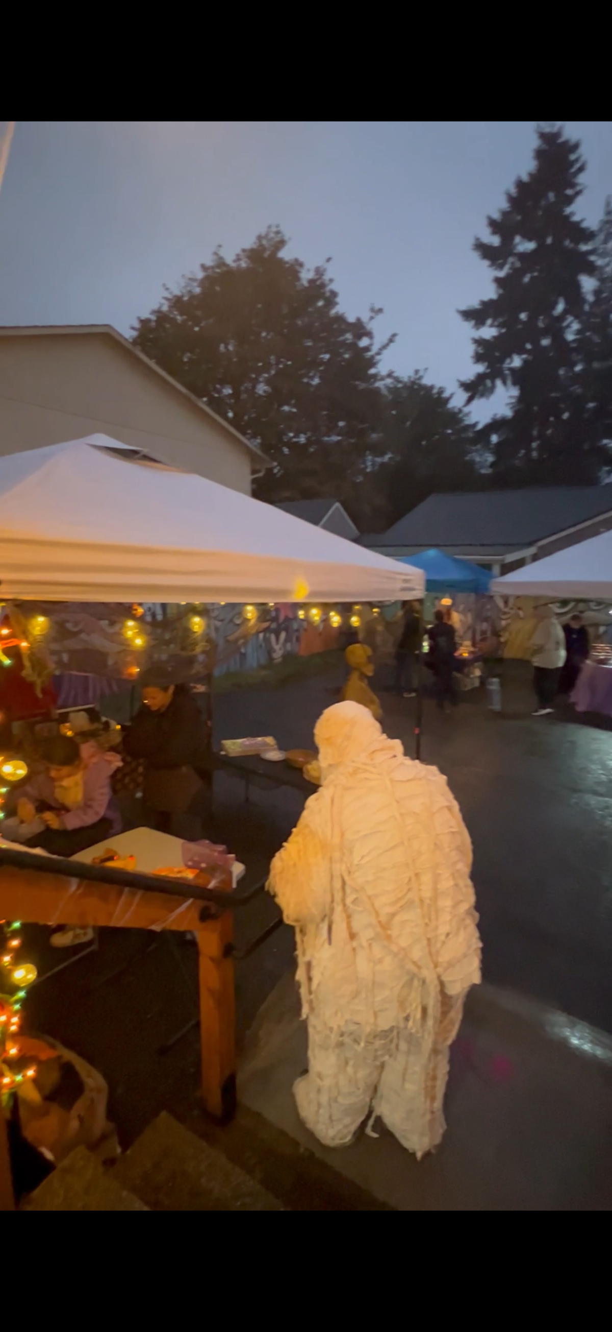 Spooky market