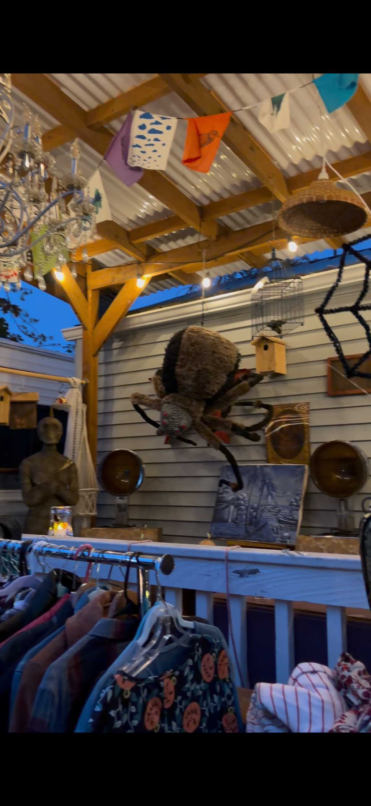 Spooky market
