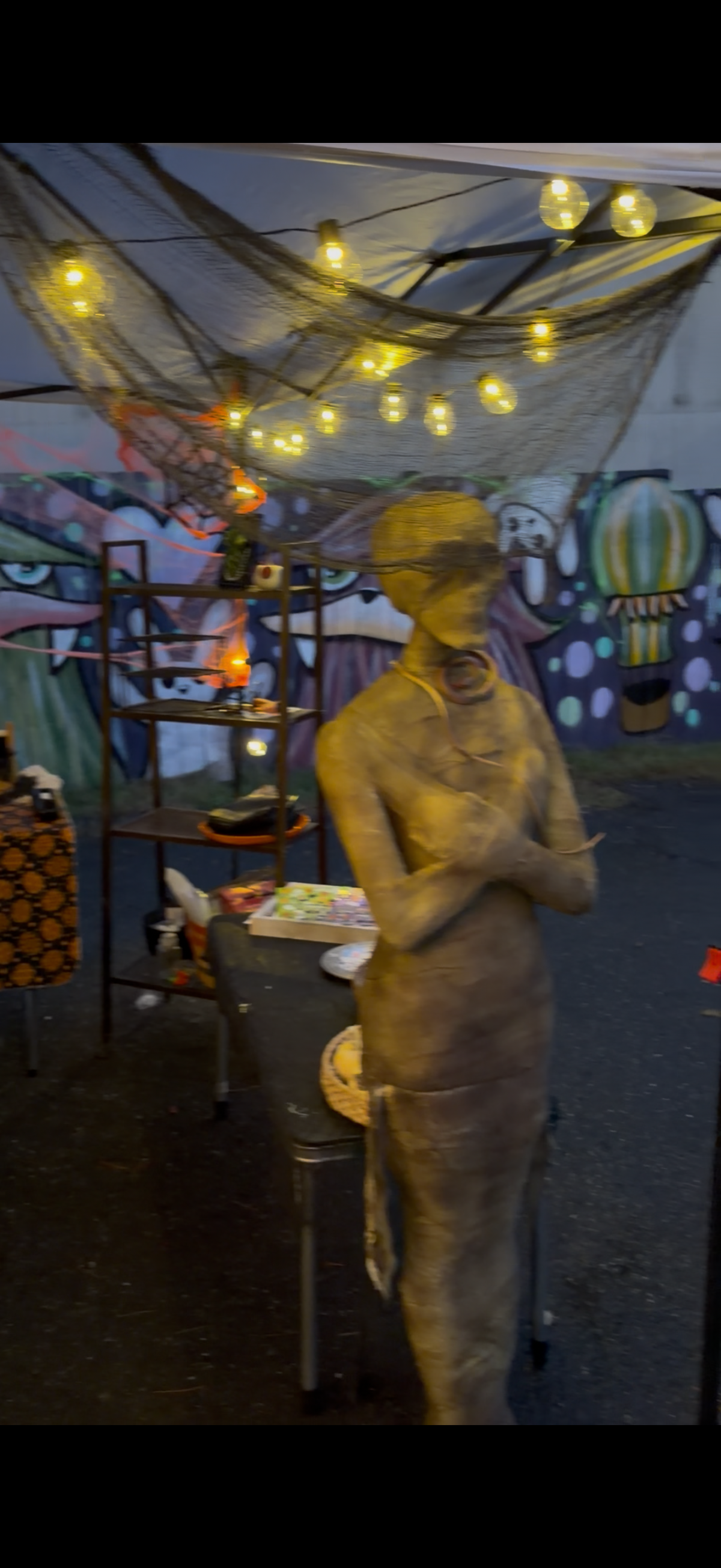 Spooky market
